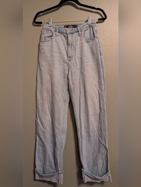 Hollister Ulta High Rise Dad Jean Size 3S